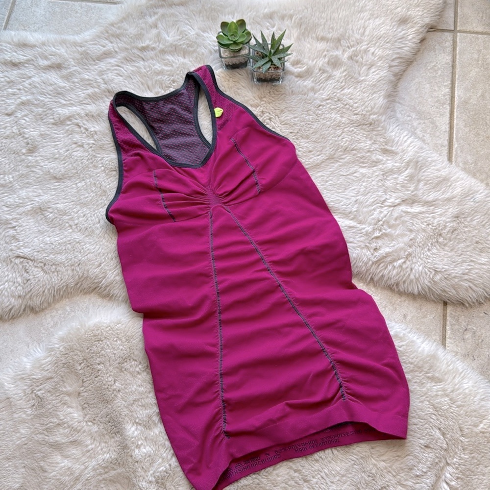Sweaty Betty Tank Top Shirt Raspberry Pink Small Athleisure Running Biking